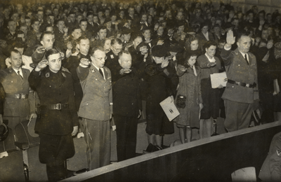 97908 Afbeelding van de aanwezigen in de Stadsschouwburg (Lucasbolwerk) te Utrecht tijdens de plechtige ontvangst van ...
